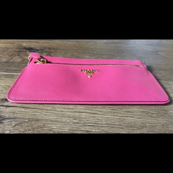 PRADA-AUTHENTIC (NWT) Fuchsia Leather Crossbody Handbag - Picture 5 of 13